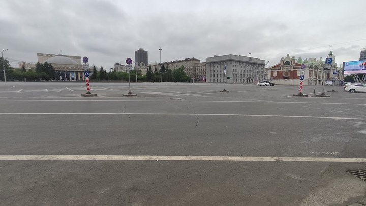 Бесплатно парковаться на площади Ленина в Новосибирске смогут только инвалиды