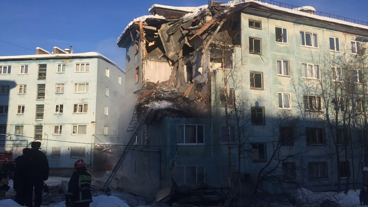 СК подозревает, что дом в Мурманске взорвал его же жилец