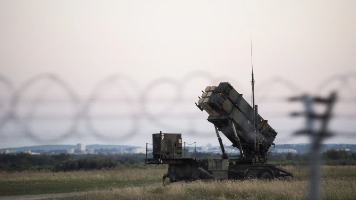 Киев останется без Patriot и Hellfire: США «замораживают» поставки ключевого оружия Украине