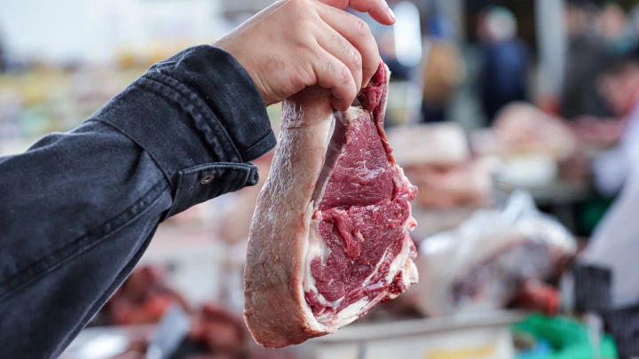 Торговые пошлины США ударят по кошелькам жителей России. Какие продукты подорожают?