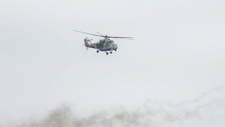 Вертолет Ми-8 успешно приземлился после атаки украинского дрона