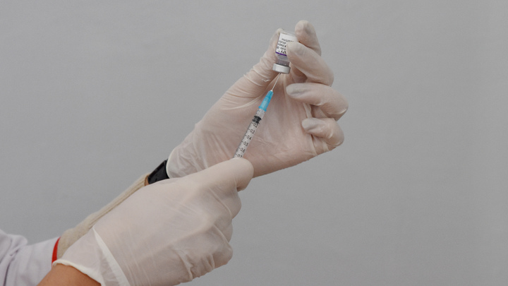 Власти Швеции хотят устроить дубль привитым просроченной Pfizer