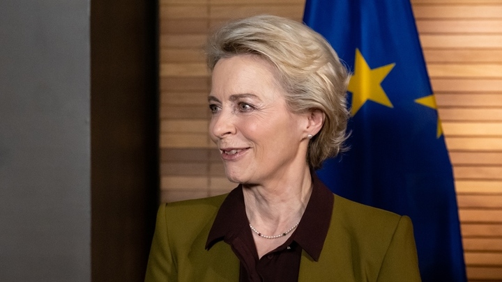 Главу Еврокомиссии назвали ведьмой после слов о российской агрессии