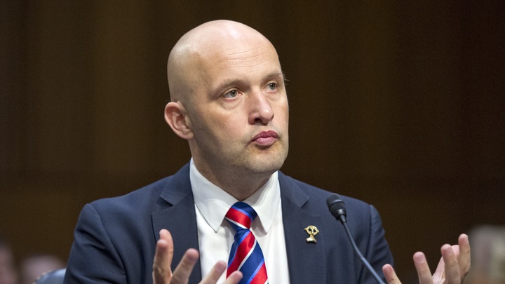 Обыкновенный нацизм. Чиновник НАТО топчет русню на радость Украине