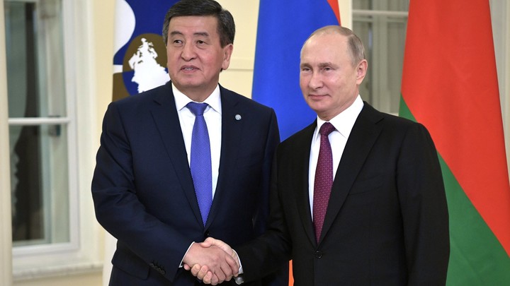 Путин и президент Киргизии встретились в Сочи ради переговоров о двустороннем сотрудничестве