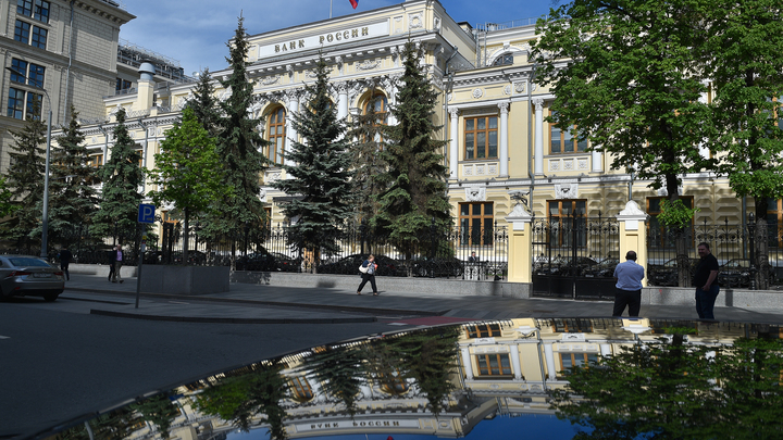 Молчаливый саботаж под прикрытием ЦБ? Банки уже трижды "зарубили" закон, предложенный Путиным - СМИ Молчаливый саботаж под прикрытием ЦБ? Банки уже трижды "зарубили" закон, предложенный Путиным - СМИ