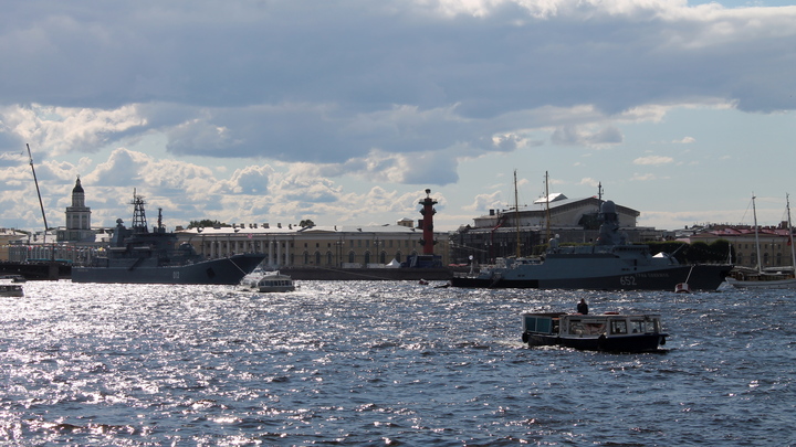 Санкт-Петербургу грозит пятничное наводнение: Вода в Неве поднимется на 2 метра