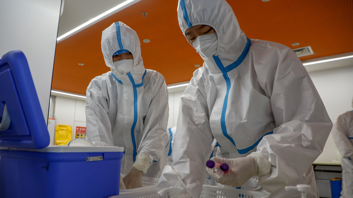 Генетик предупредил о необычной разновидности омикрона: Плюс 20 мутаций