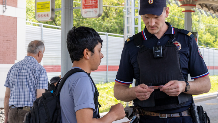 Под дулом пистолета. Малолетний мигрант держит в страхе детей села Янино