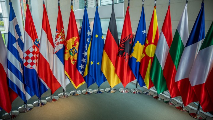 ЕС готовит новые санкции против России. Чиновники хотят успеть к важной дате