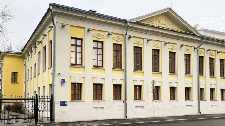 В Москве отремонтировали фасады дома поэта Аполлона Майкова