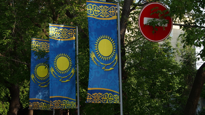 Почему в казахском детском саду дети в советской форме расстреливали студента