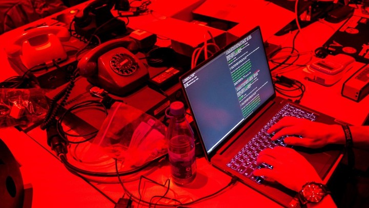 ФБР обвинило Китай в подготовке массированной кибератаки: Вирусами заражены критические объекты
