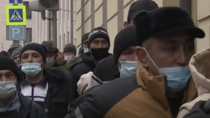 Хуснуллинские мигранты довели Россию до точки кипения: Даже дома так себя не ведут