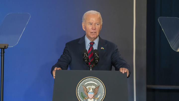 Джо Байден: США передадут Украине дальнобойные управляемые боеприпасы