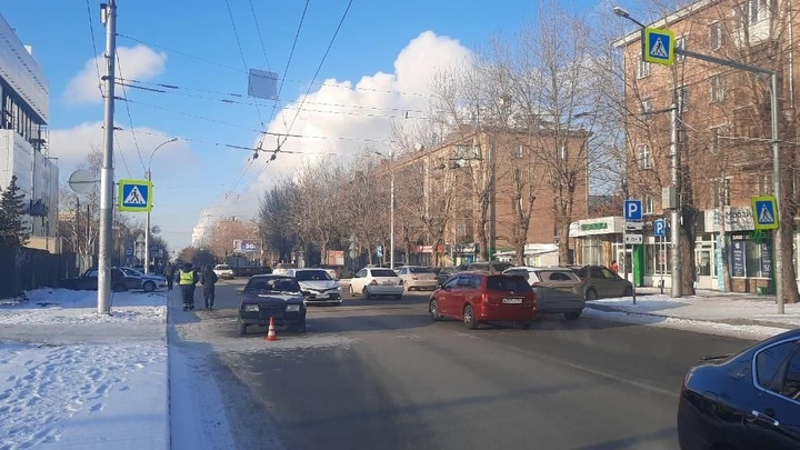 Подросток без прав сбил 71-летнюю пенсионерку на пешеходном переходе в Новосибирске