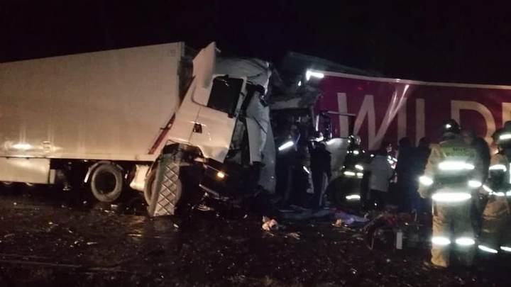 Два человека погибли в ДТП с фурами на трассе в Новосибирской области