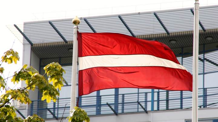 Президент Латвии выступил за запрет на выдачу туристических виз гражданам России