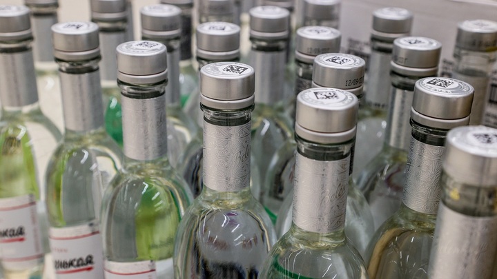 С 1 июля вырастут цены на водку и коньяк