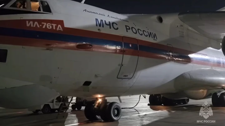 Ил-76 МЧС вылетел из Баку в Москву с эвакуированными из Ирана гражданами России