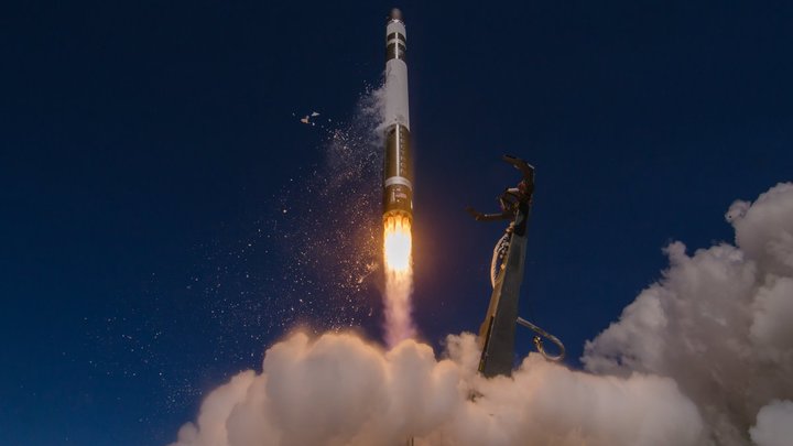 Американцы вывели на орбиту очередную партию интернет-спутников Starlink