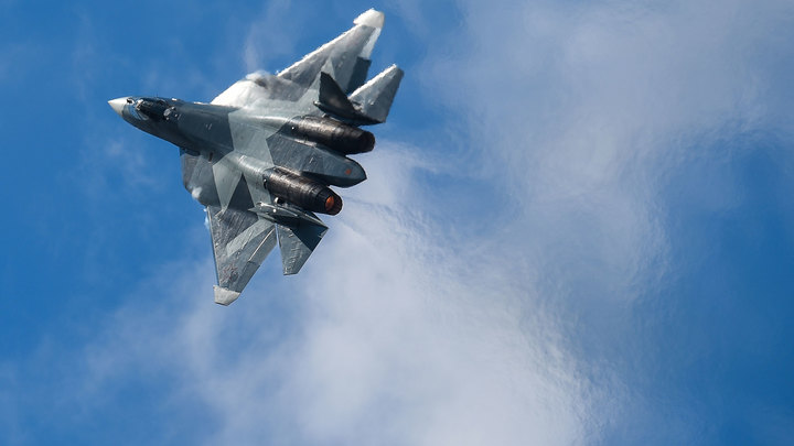 СМИ: Украинские войска ударили по военному аэродрому в Миллерово в Ростовской области