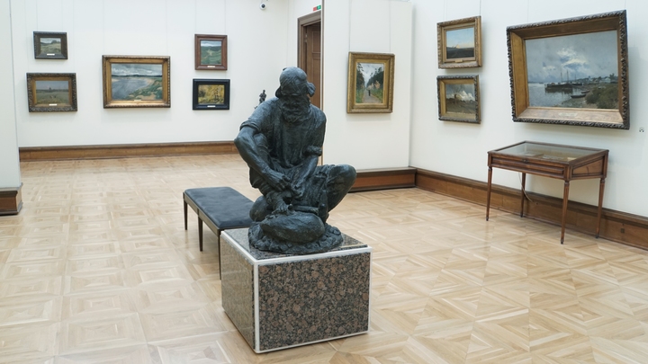 Минкульт запретил торговлю алкоголем у музеев после ЧП в Третьяковке