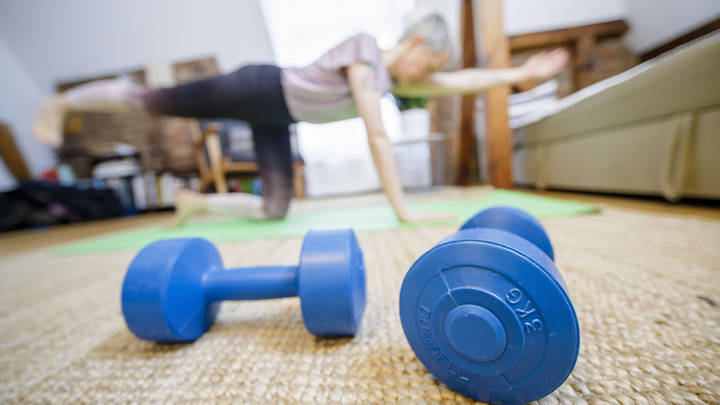 Всего две минуты в день: Доктор Каменский раскрыл секрет красоты после 40