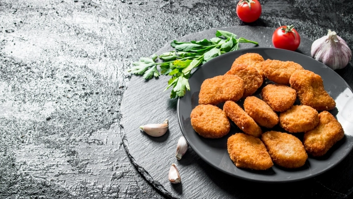 Второклассник ослеп из-за наггетсов и сосисок. У полиции и соцслужб возникло много вопросов к родителям