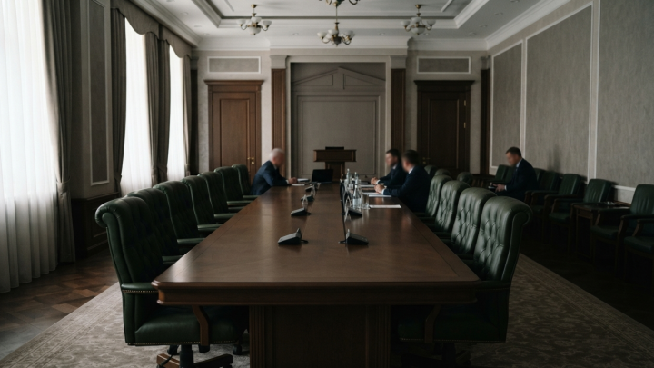 Путин провел оперативное совещание с Совбезом России