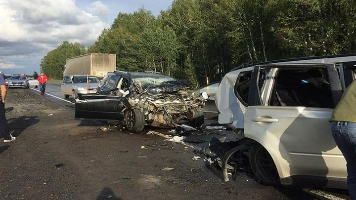 Погиб ребенок и пострадали шесть человек в страшной аварии на трассе Челябинск – Новосибирск