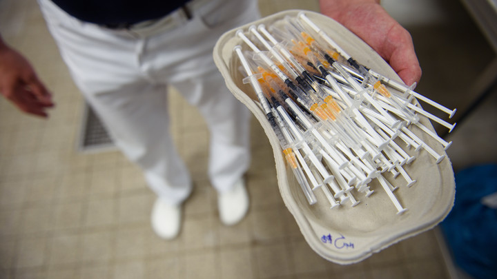 В Кремле сделали заявление о нехватке вакцин