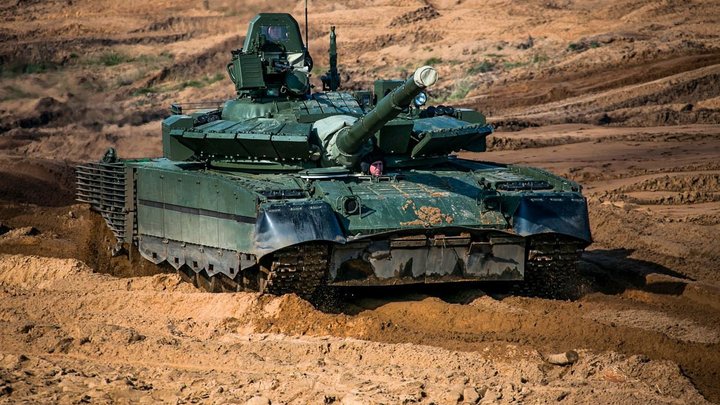 Русский танк Т-80 против нового Abrams: Испытания снежной горкой