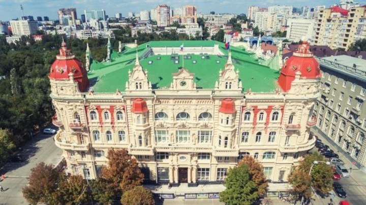 Худрук ростовского театра показал, как исторические здания выглядели бы без пластиковых балконов