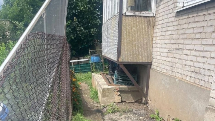 Двухлетний мальчик выпал с четвёртого этажа на базе отдыха в Подмосковье