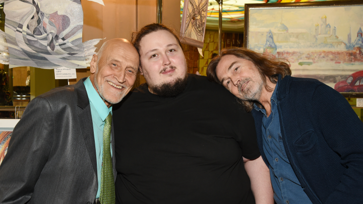 Mash: место на кладбище для Паши Техника купил сын художника