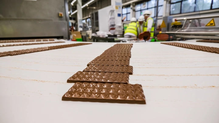 Mars прекратил выпуск шоколадных плиток Dove и «Коркунов» в России