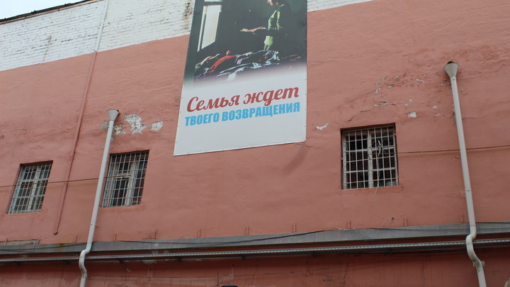 Это не боевые шмели, а гнусы. В Белгороде задержали банду пацанов, которая избивала прохожих