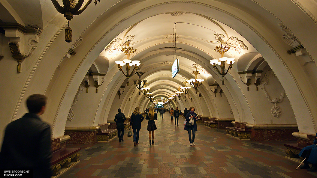 В московском метро усилены меры безопасности В московском метро усилены меры безопасности