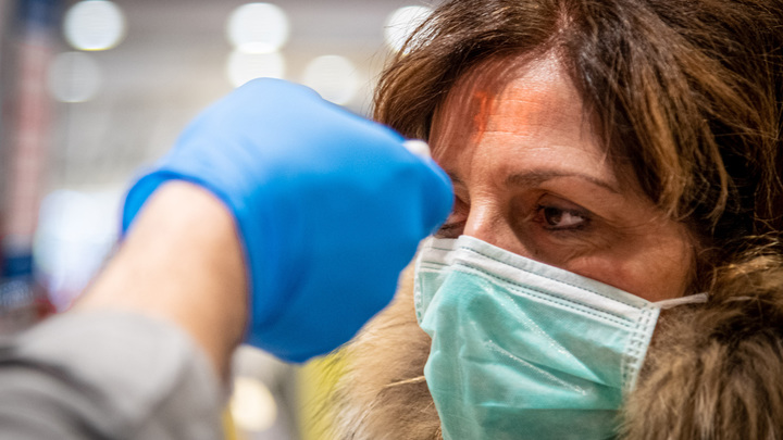 По лбу себе щёлкните!: Жительница Башкирии грязно выругалась на врачей за измерение температуры