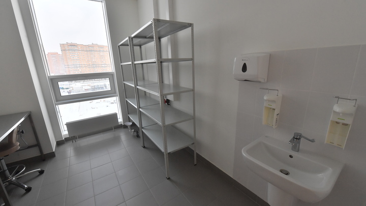 Свердловский омбудсмен прояснил судьбу детей, которых нашли в квартире с телами родителей