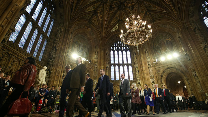 Британский экс-министр о повальном пьянстве в парламенте: В коридорах разит перегаром