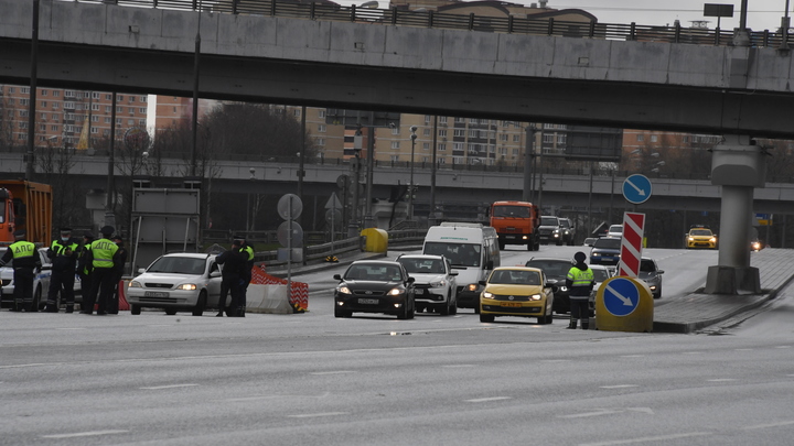Собянинские пропуска - находка для шпиона? Секретная база российских силовиков может быть слита за границу - военкор