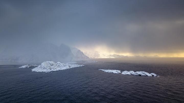 Российский траулер с покойником на борту прибыл в Берген. Сойти дадут не всем