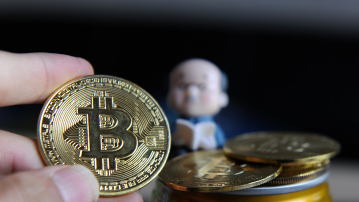 Биткойн вышел на тропу войны: Названы затраты Запада на битву с Россией в Сети