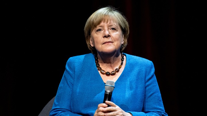 Меркель связала себя с конфликтом на Украине. Впрочем, причин несколько