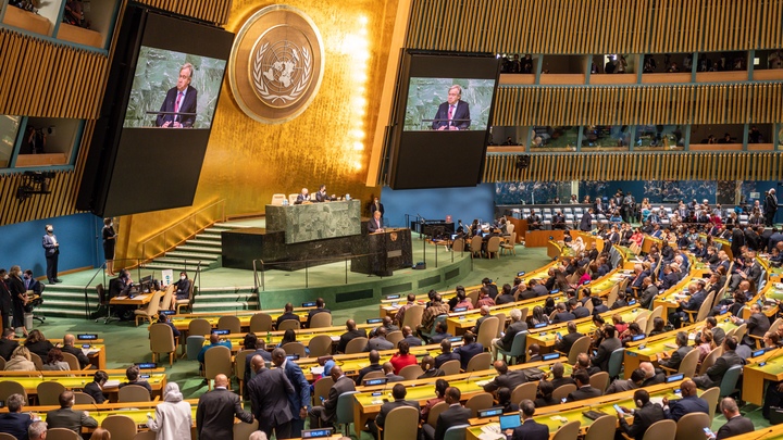 Представитель Венгрии обратился к Генассамблее ООН на русском