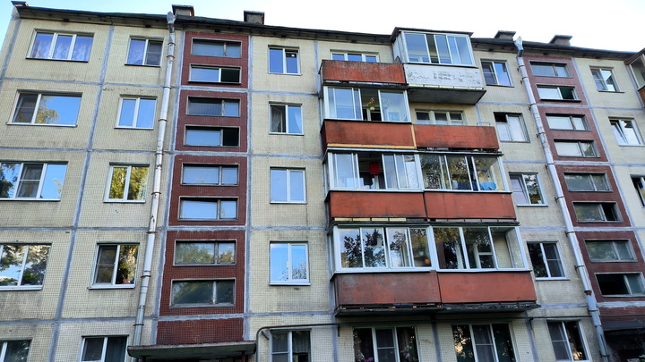 Долги за свадьбу: почему мигрант выбросил дочь с балкона пятого этажа