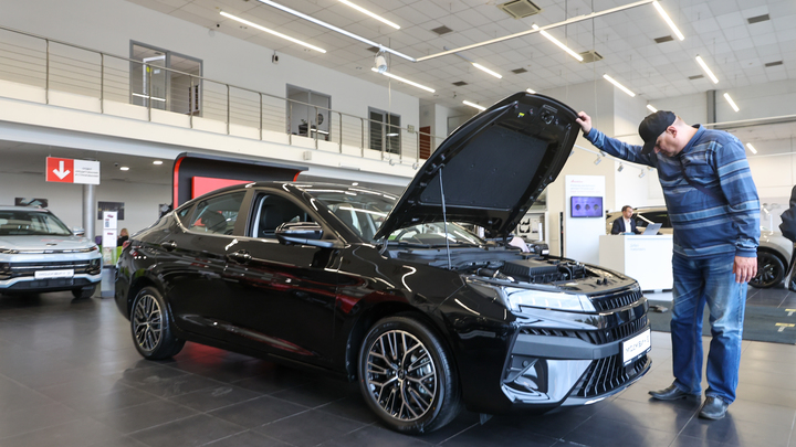 Эксперт предрёк рост стоимости новых иномарок до 3,2 млн рублей в 2024 году