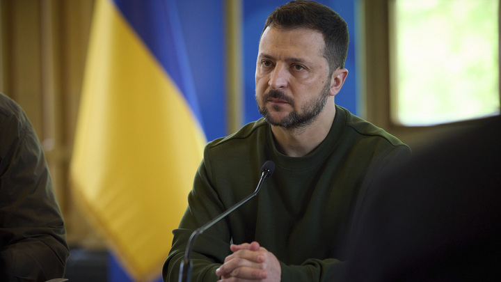 Зеленский подтвердил причастность Киева к удару по военному аэродрому в Крыму